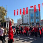Cumhuriyet Coşkusu Ezine Sokaklarında