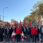 Cumhuriyet Coskusu Ezine Sokaklarinda 2