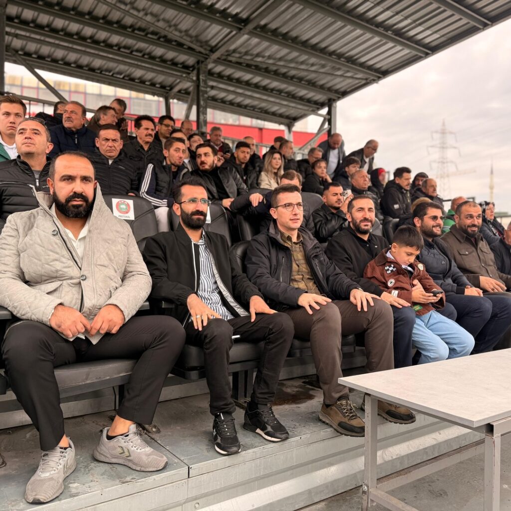 Doğduğu Mahallenin Takımı İFA Spor ile Görev Yaptığı İlçenin Takımı EzineSpor Karşı Karşıya geldi
